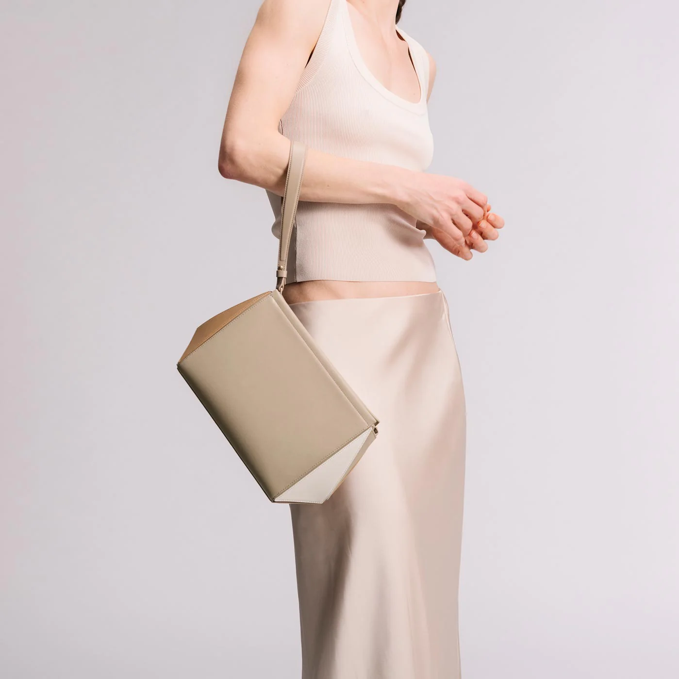 Large Triangle Pouch - Milky - Image 10