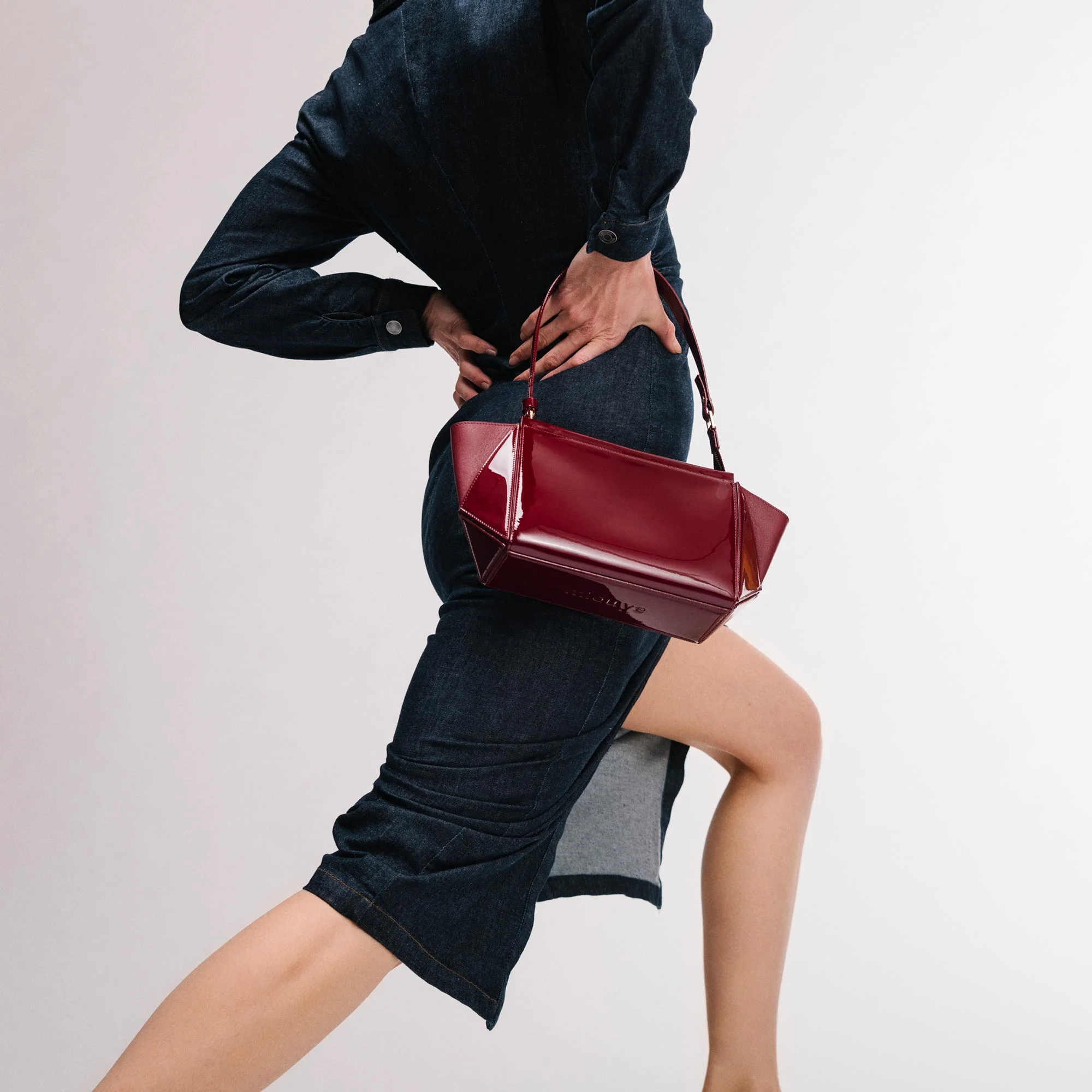 Medium Triangle Pouch - Patent Bordeaux - Image 8