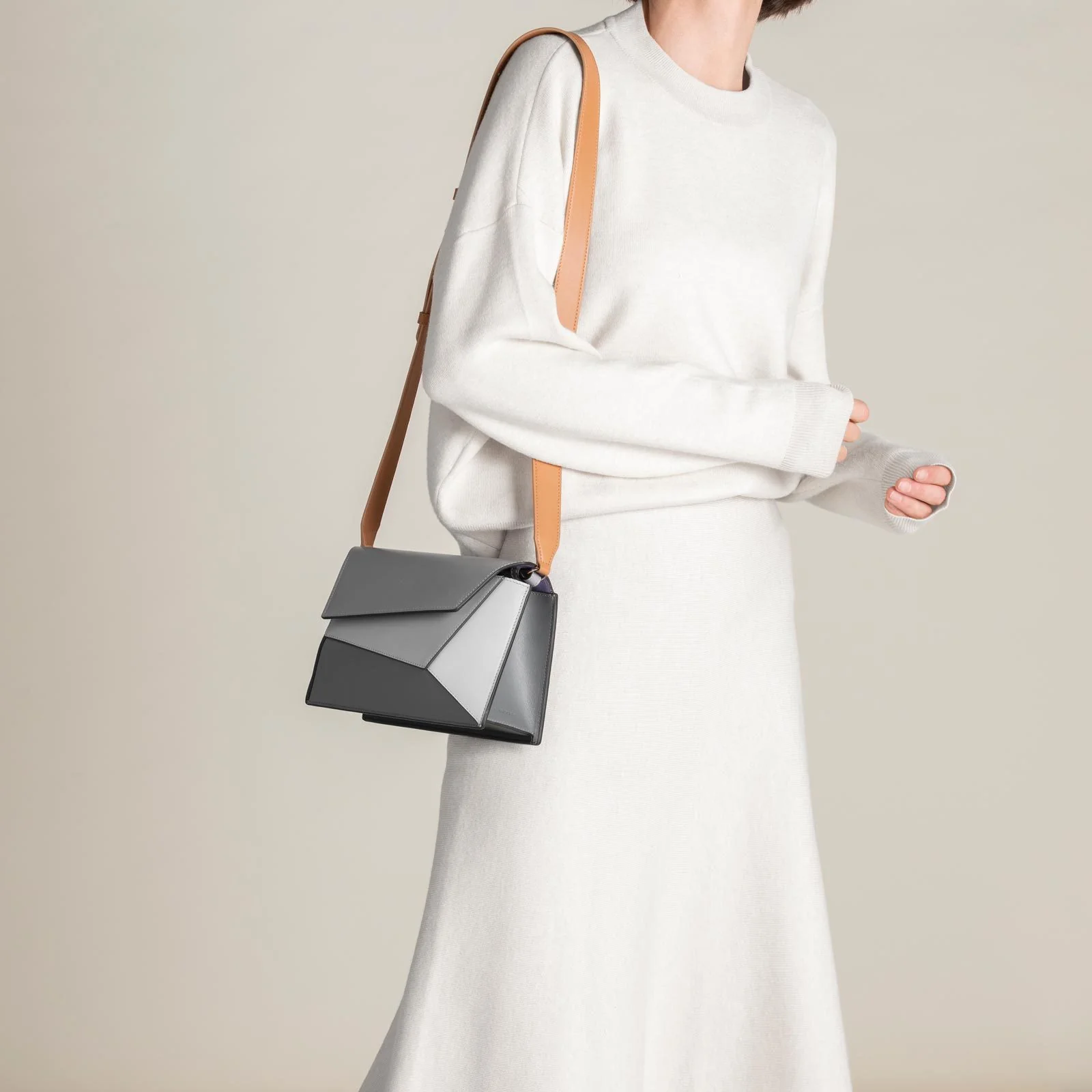 Naomi - Black & Gray - Image 7