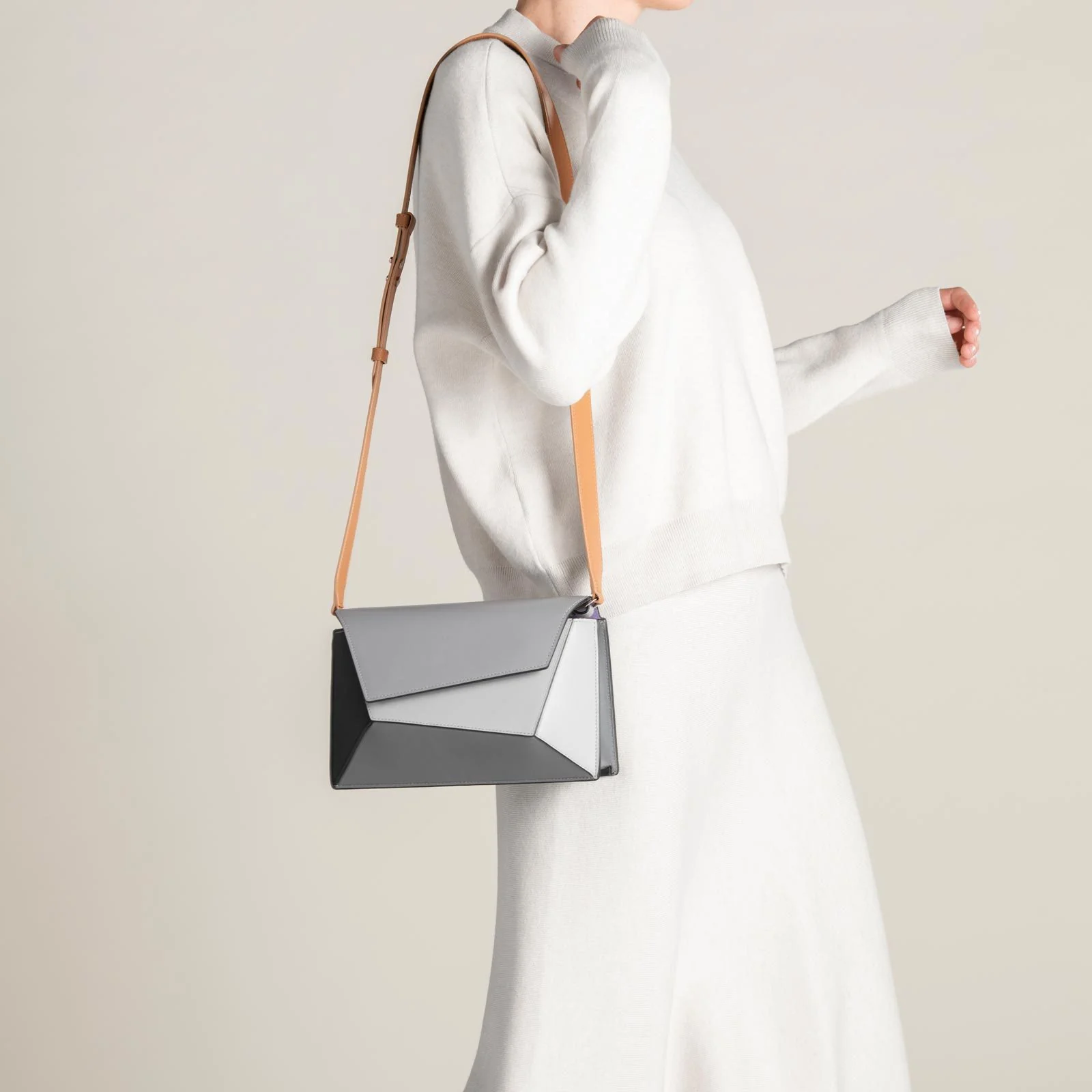 Naomi - Black & Gray - Image 8