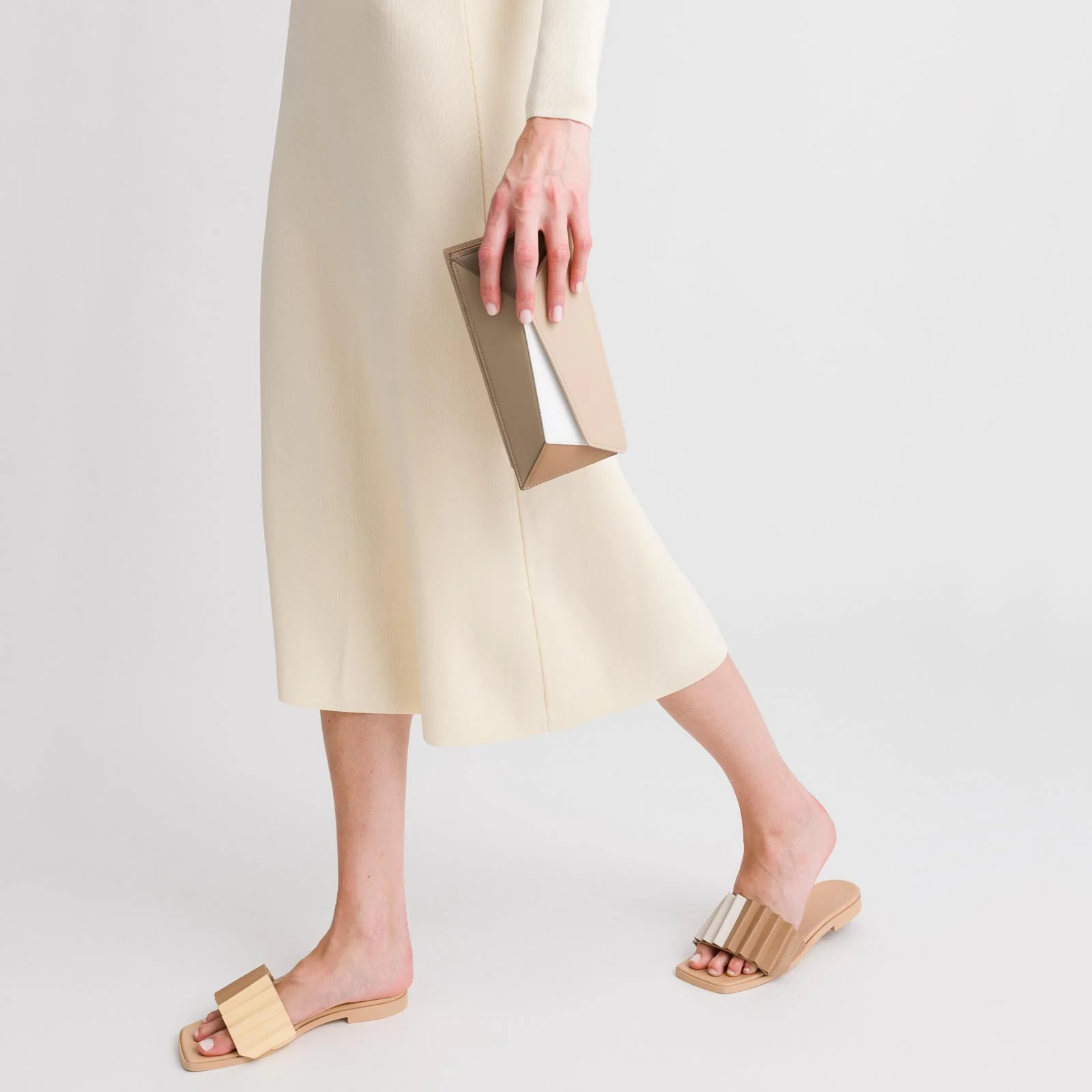 Naomi Long Purse - Milky - Image 8