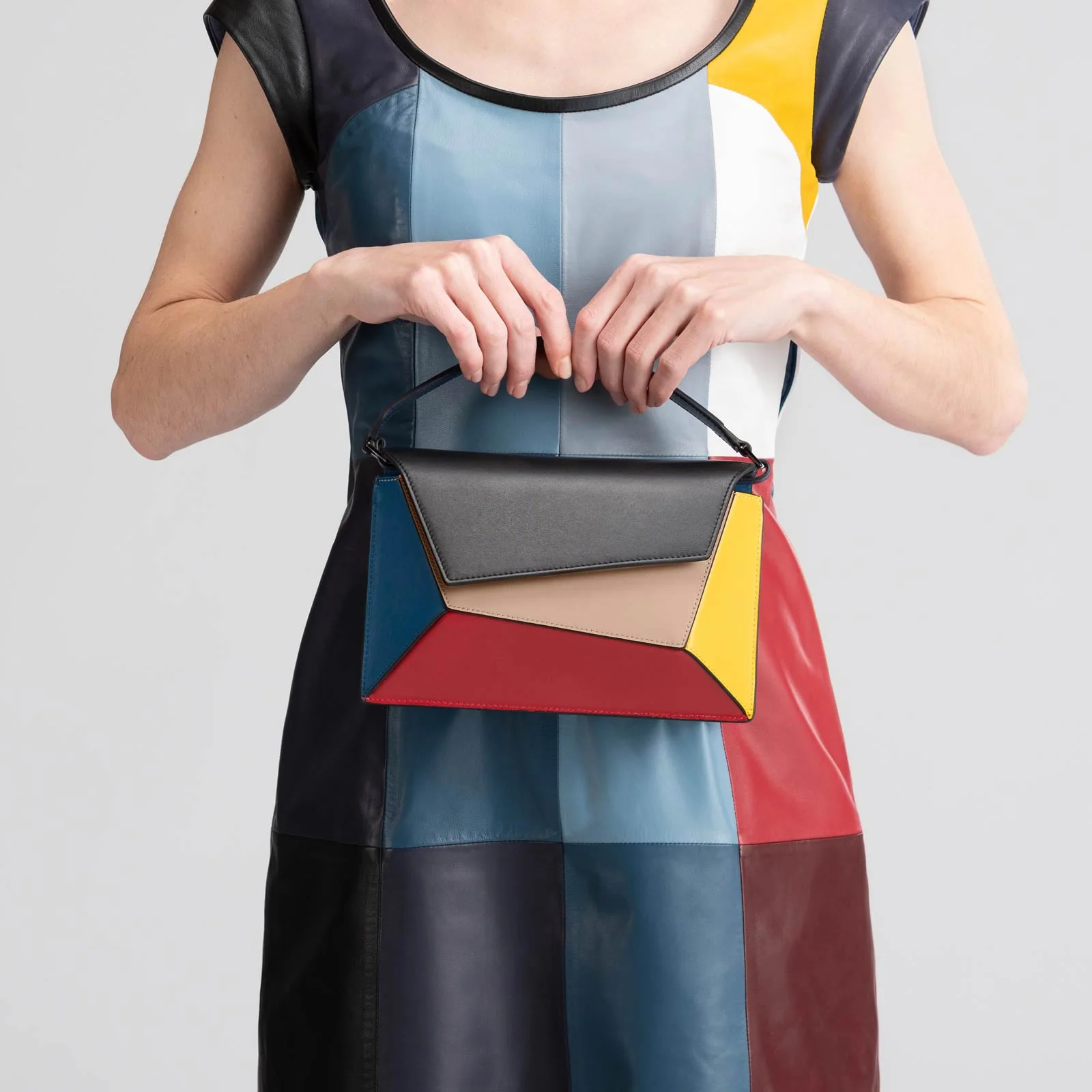 Naomi - Mondrian - Image 10