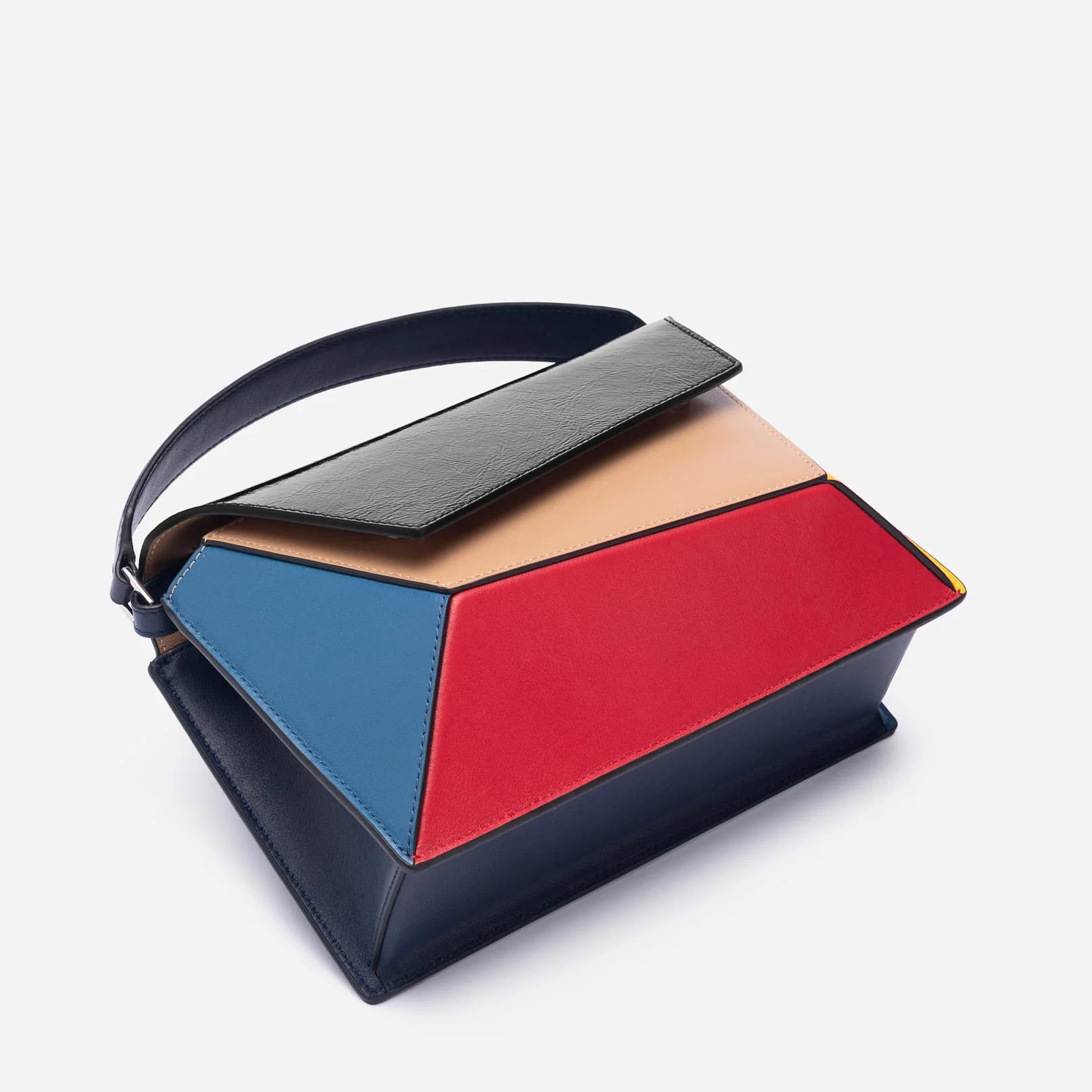 Naomi - Mondrian - Image 5