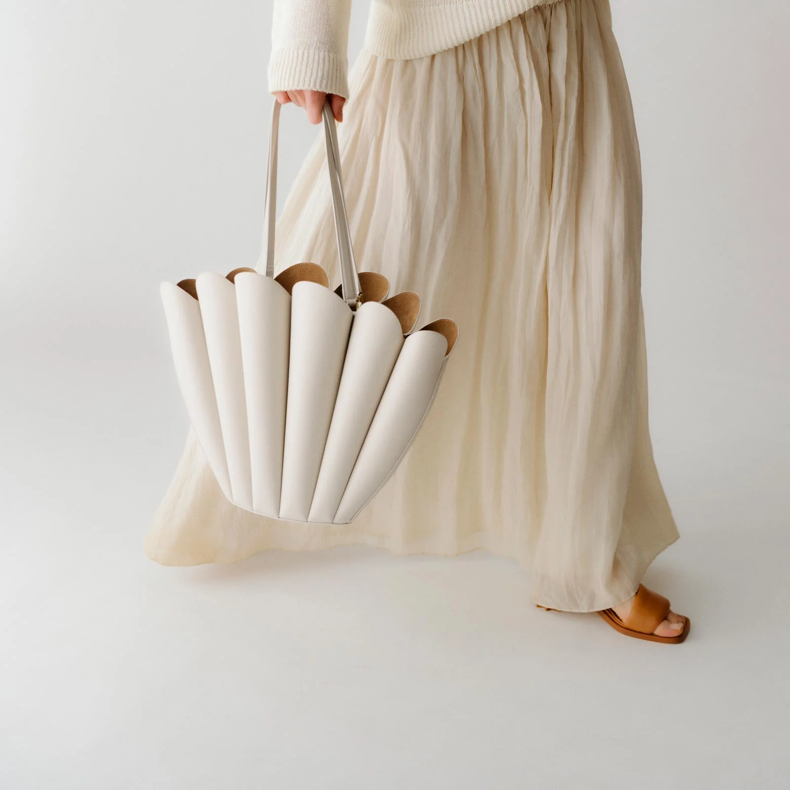 Seashell Tote - Dove - Image 5